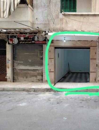 إذا كنت تبحث عن محل تجارى فى موقع حيوي فهذه فرصتك 