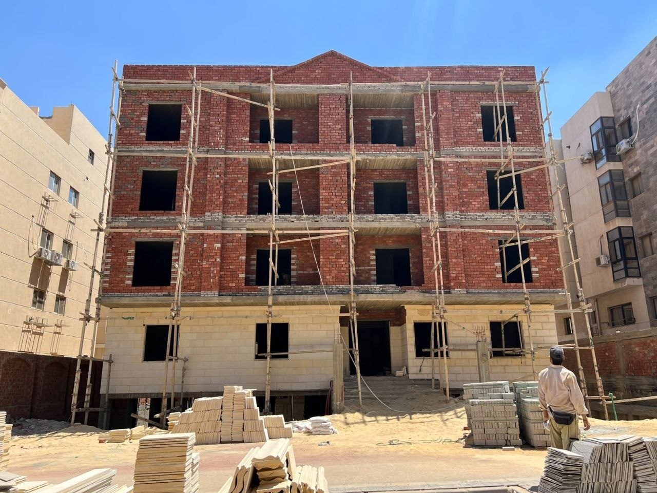 🏡 فرصة مميزة لامتلاك شقتك في الأندلس 1 – التجمع الخامس 🔥  📍 موقع استثنائي بالقرب من أهم مناطق التجمع الخامس 
