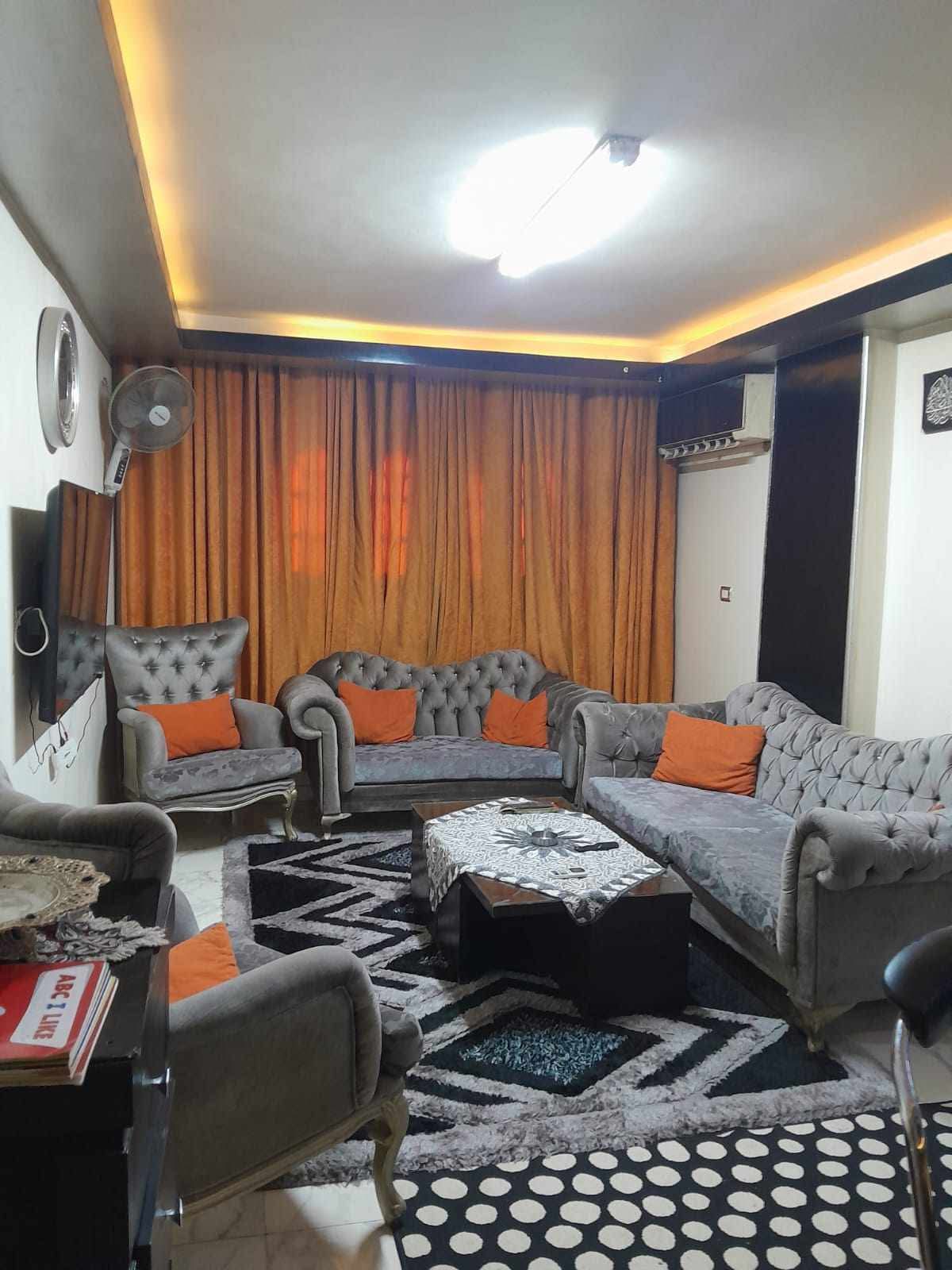 شقه للبيع فاخره جدا بحدايق الاهرام
