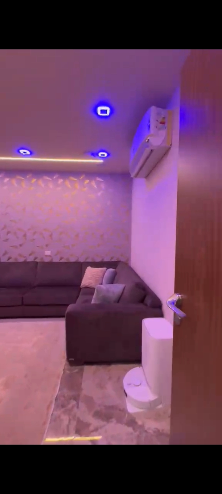 فيلا نادره وشيك جدا للبيع بكمبوند رويال سيتى في قلب الشيخ زايد