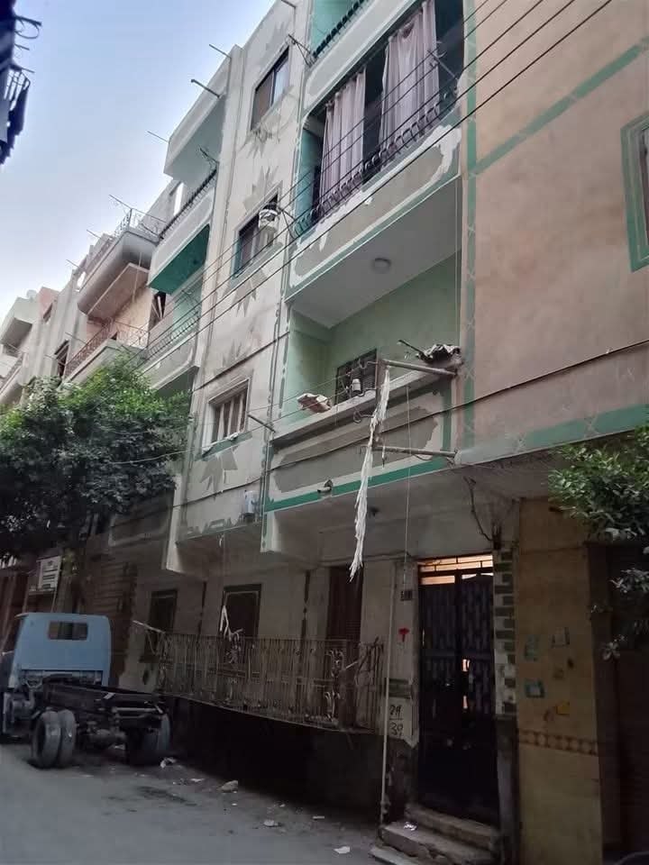 منزل لقطه للبيع بالمنصورة مساحته ١١٠متر عمدان ٤ أدوار مبانى  ٢٠٠٣ كامل الخدمات
