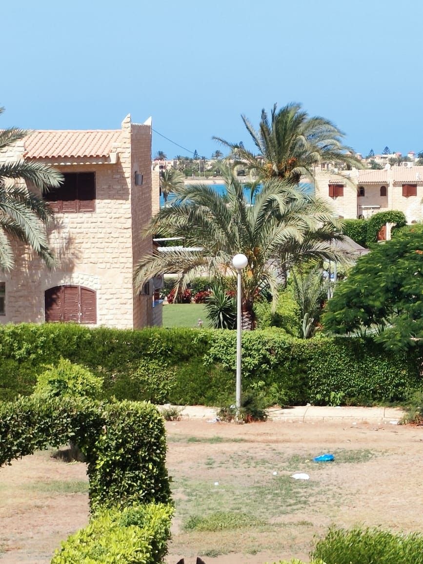 فرصه مميزه لموقع رائع لشاليه فى مارينا 4